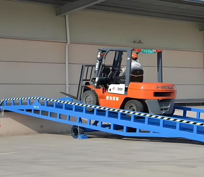 得荣移动式卸货平台（叉车用）